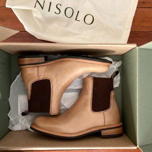 Nisolo Carmen Chelsea Boot in Almond Size 7.5